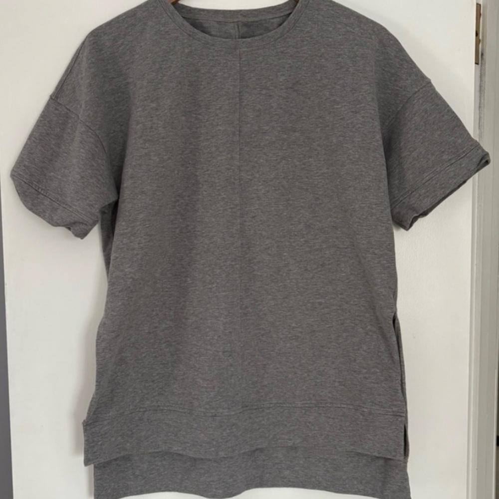 Lululemon Grey Short Sleeve Tunic Sweatshirt • Side Slits • Fits Like Large